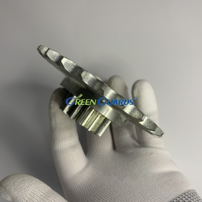 Bagian mesin pemotong rumput Drive Pinion dan soket G131832 Fits Jacobsen PGM 22 Mower